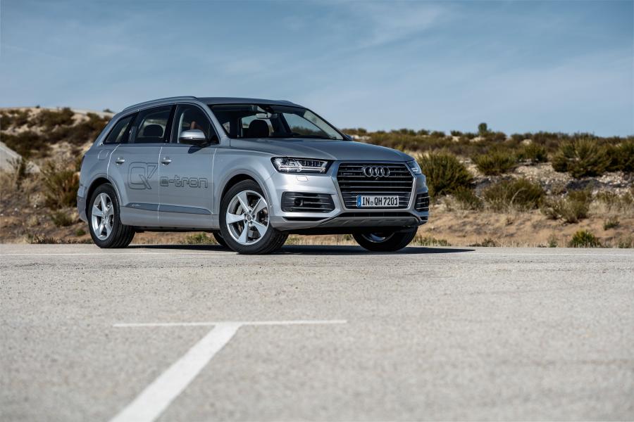  Audi Q7 e-tron TDI Quattro (4M) 2016 года  (WW) (фото 31 из 33)